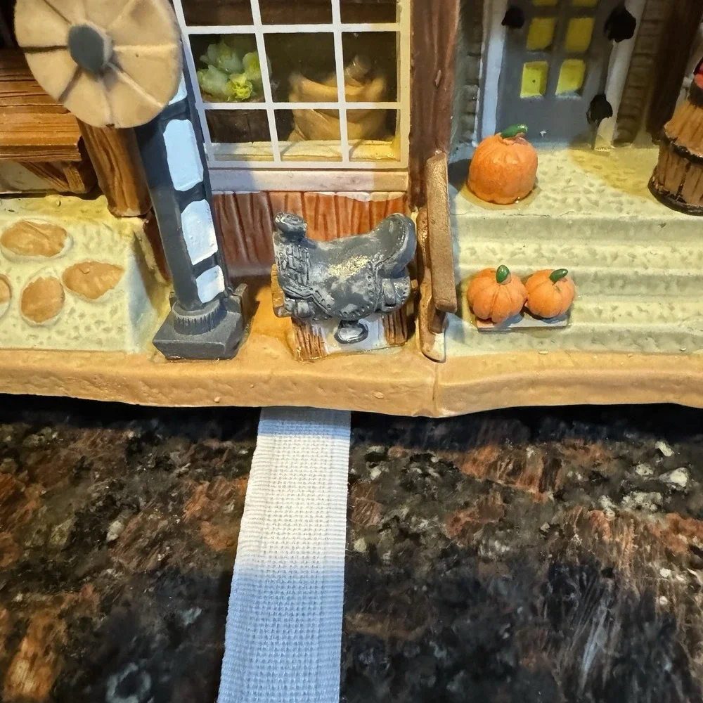 LEMAX RARE HAYDEN'S GENERAL STORE HARVEST FALL LIGHTED VILLAGE 2008-2012 Retired